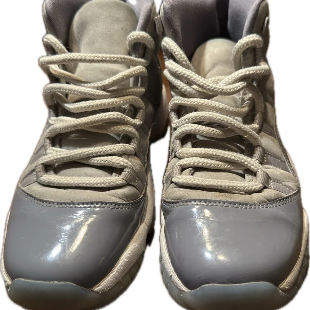 Jordan retro Gray and White High-Top Sneakers - Picture 2 of 5